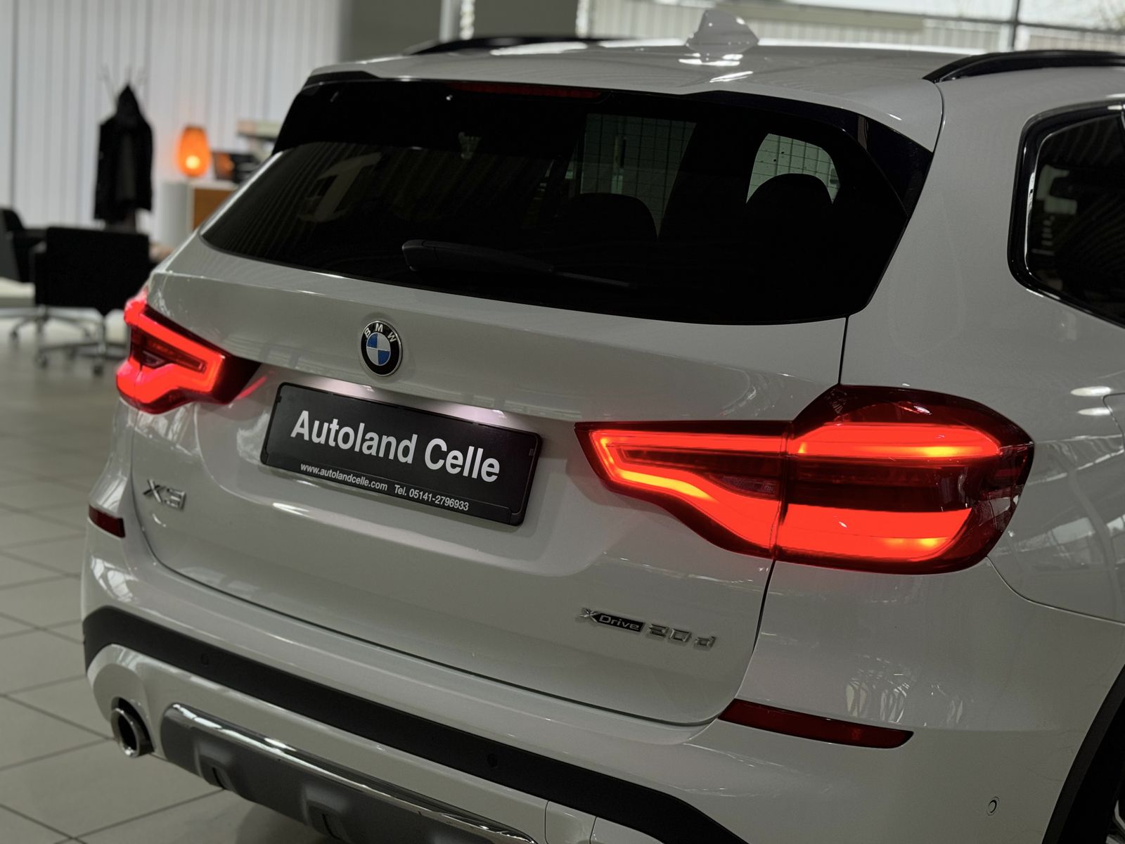 Fahrzeugabbildung BMW X3 xD20d LuxuryLine DAB PDC DisplKey Alarm Sport