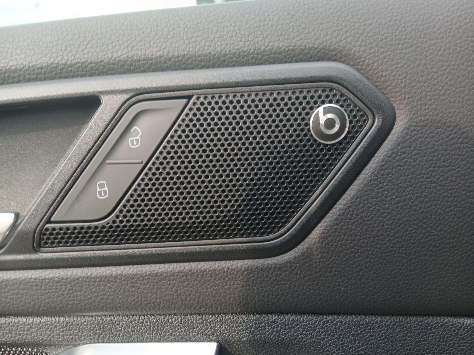 Fahrzeugabbildung SEAT Tarraco TDI FR-Line DSG 4Drive STH LED Navi AID