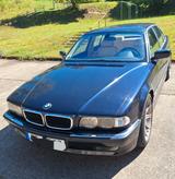 BMW 740i A - - BMW 740: Blau