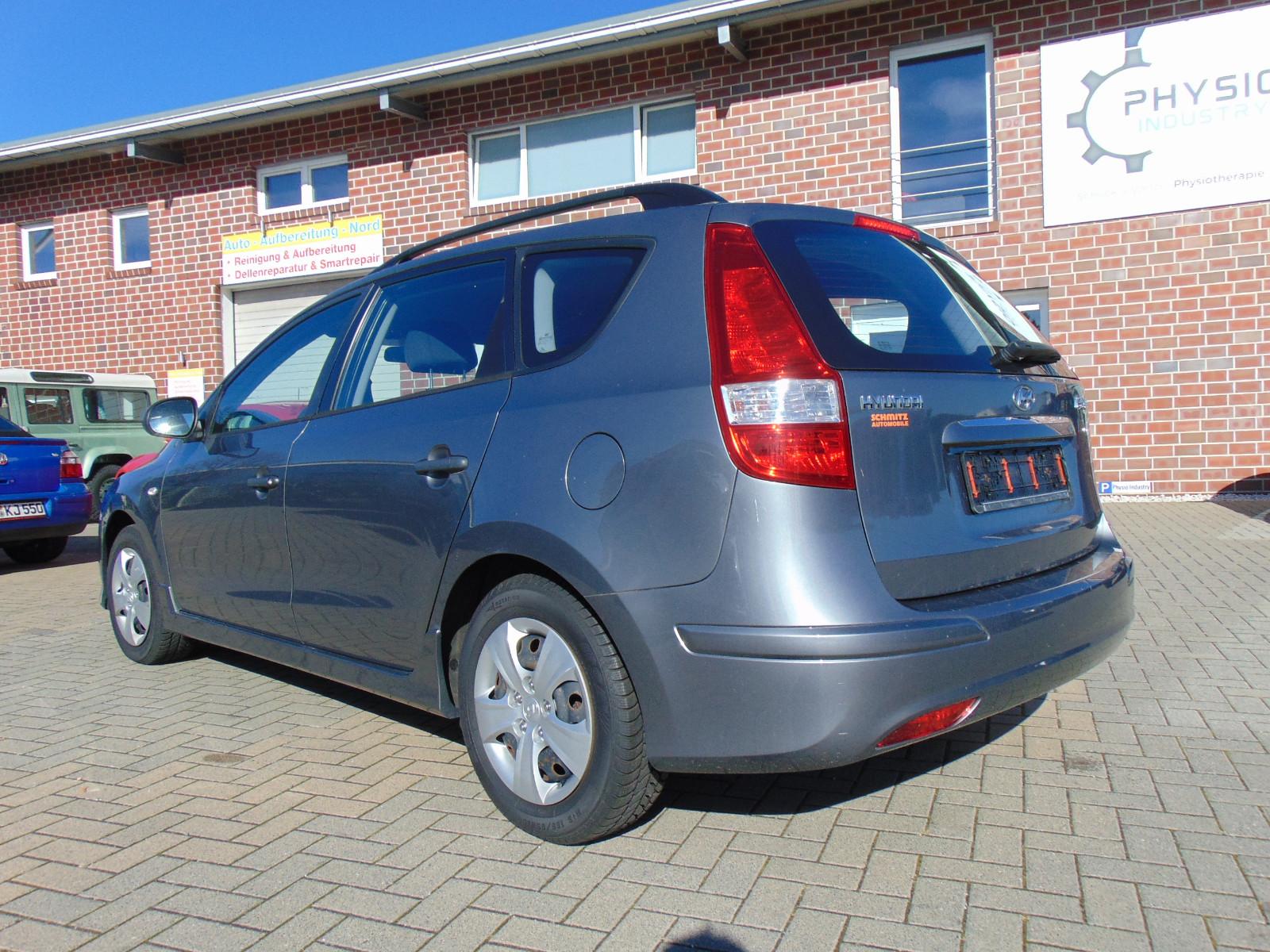 Hyundai i30 2011 — photo 23
