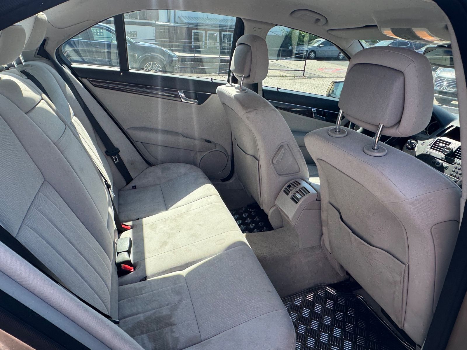 Fahrzeugabbildung Mercedes-Benz C 200 CDI BlueEfficiency/Limousine/TÜV/Xenon