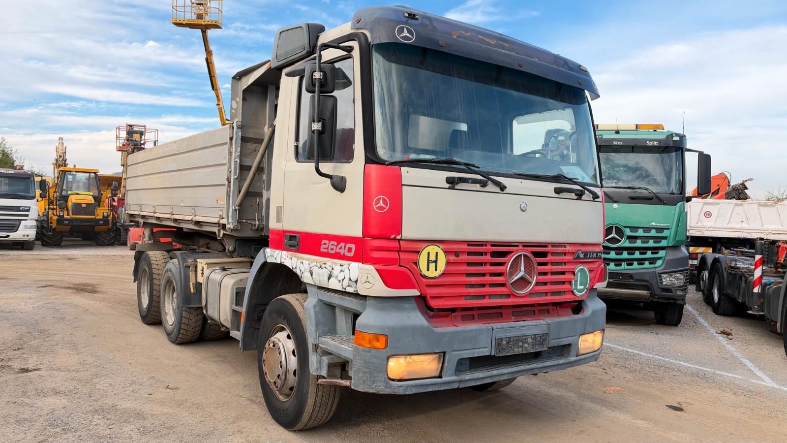 Mercedes-Benz ACTROS 2640 6x4 tipper - spring