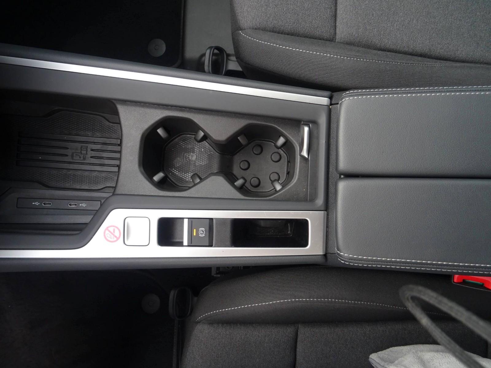 Volkswagen Passat Variant 1.5 eTSI 110 kW DSG LED PDC SHZ