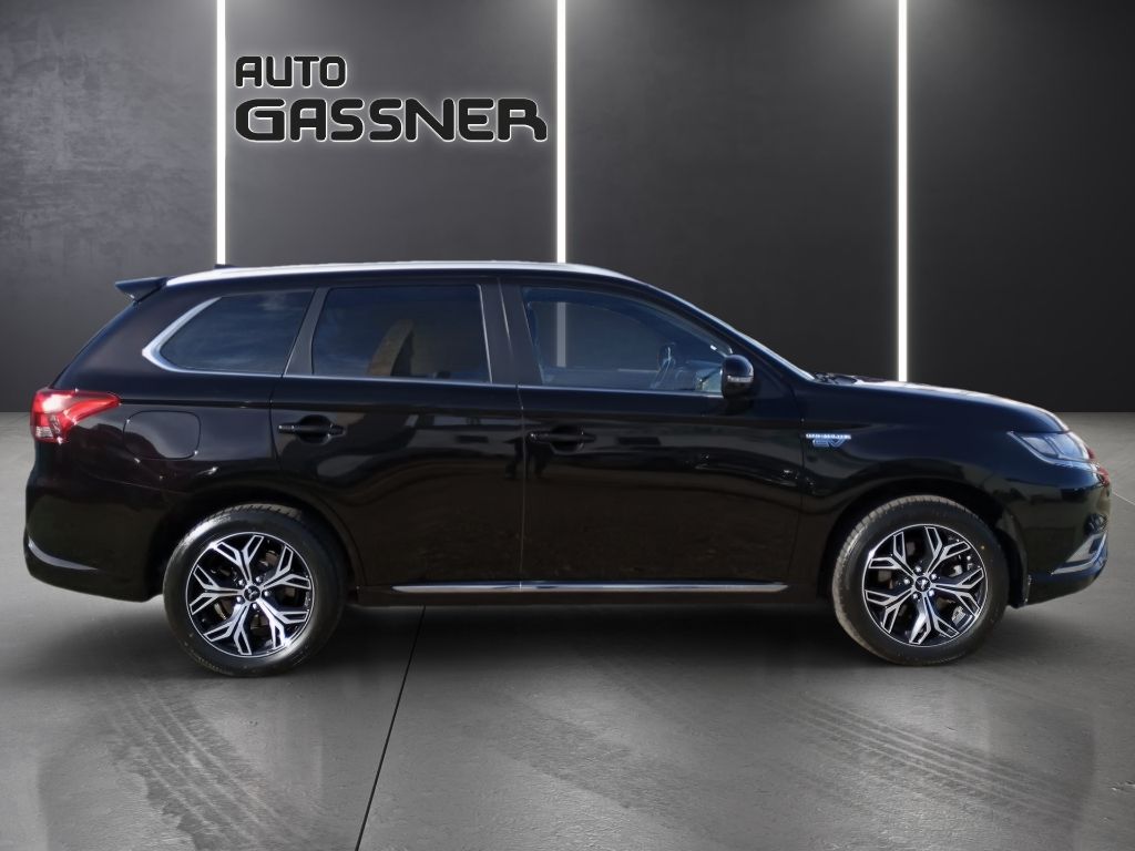 Fahrzeugabbildung Mitsubishi Outlander Plug-in Hybrid Intro 2.4 4WD AHK WR