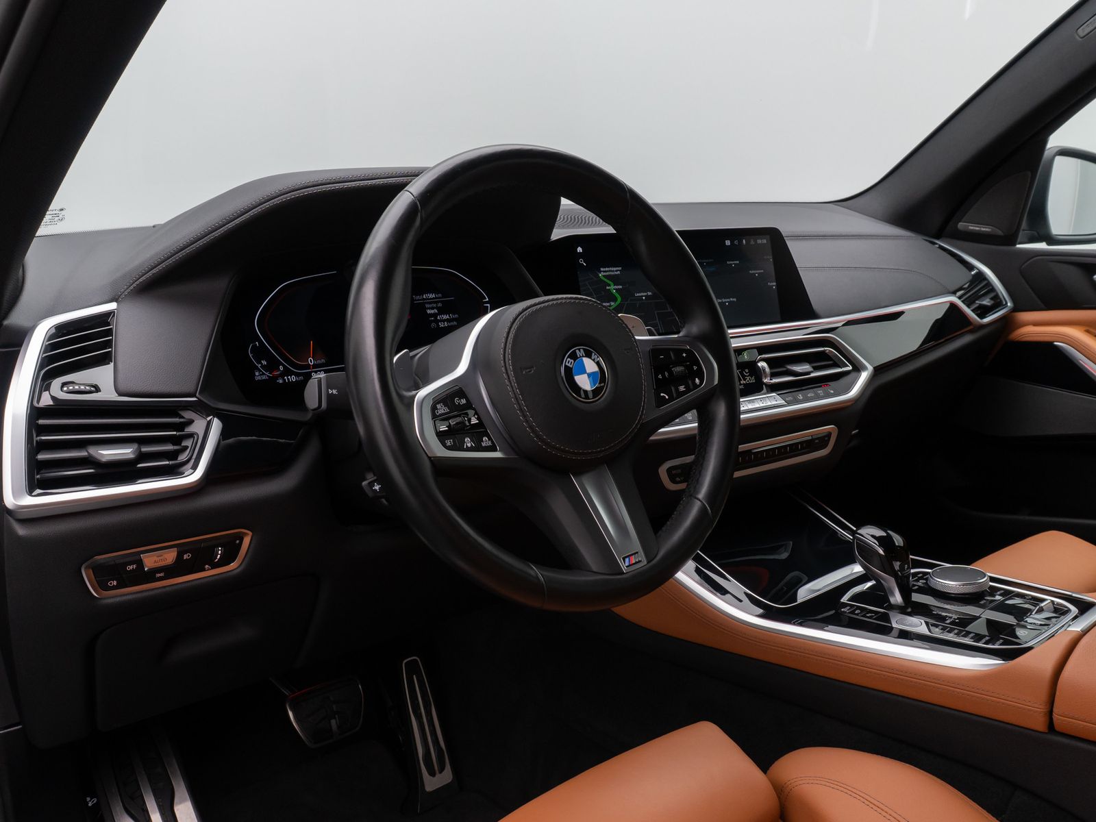 Fahrzeugabbildung BMW X5 xD40d M Sport 360° AHK DAB H/K HUD DisplayKey