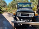 Toyota Land Cruiser BJ 40 - Toyota Land Cruiser mit Schiebetür