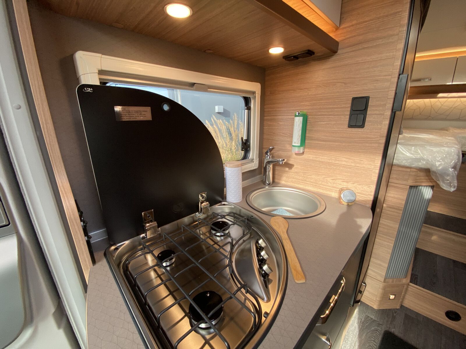 Fahrzeugabbildung Weinsberg CaraCompact MB EDITION PEPPER 640 MEG