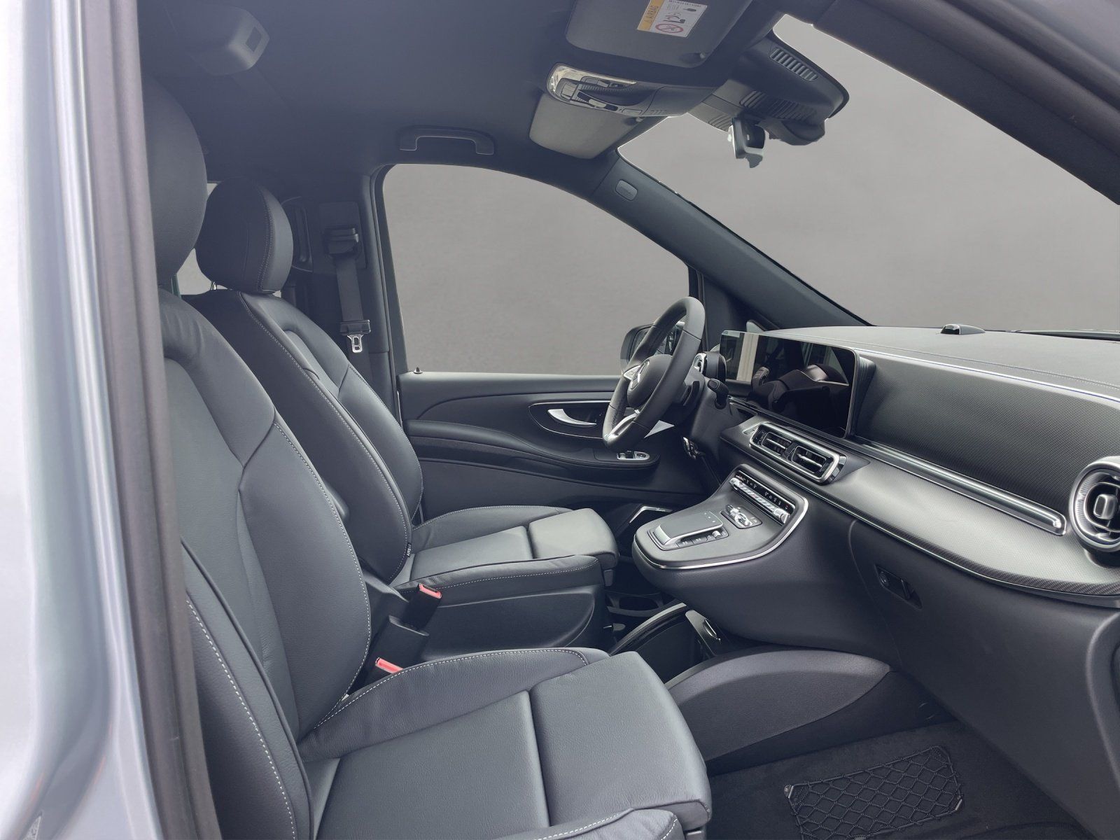 Fahrzeugabbildung Mercedes-Benz V 300 d 4MATIC AVANTGARDE MBUX Burmester Pano