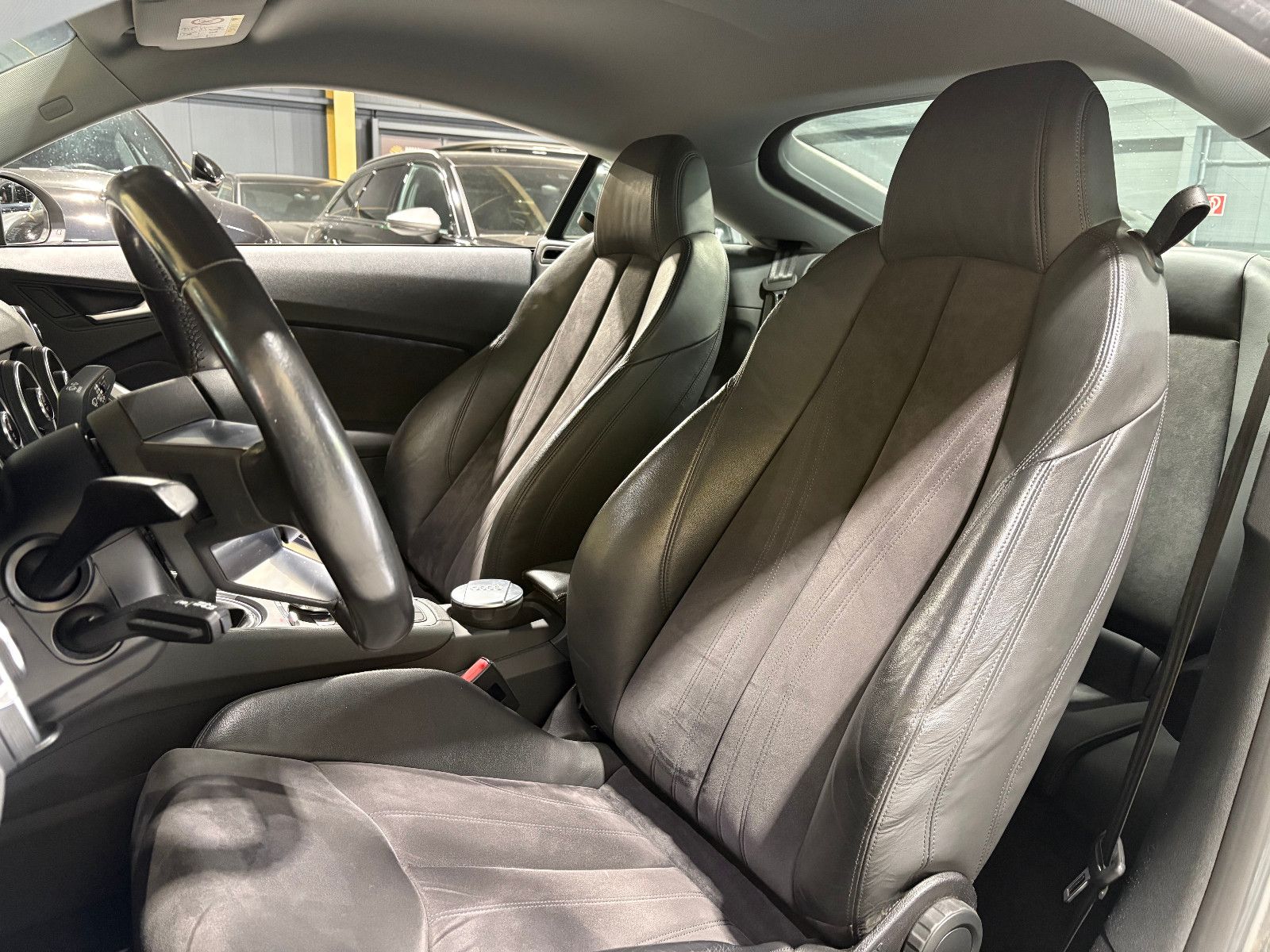 Fahrzeugabbildung Audi TT Coupe 1.8 TFSI/SHZ/NAVI/PDC/ALCANTARA/4-SITZ/