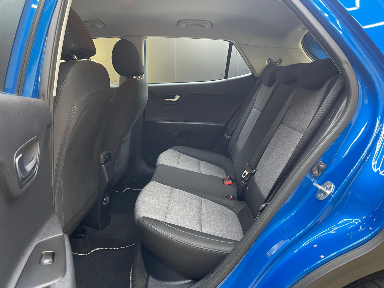 Fahrzeugabbildung Kia Stonic 1.0 T-GDI NAVI+KAM+PDC+MFL+TEMP+APPLE+DAB