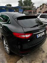 Maserati Levante Benzin 3.0 V6 316kW S 4x4 Auto S - schwarze Maserati Levante