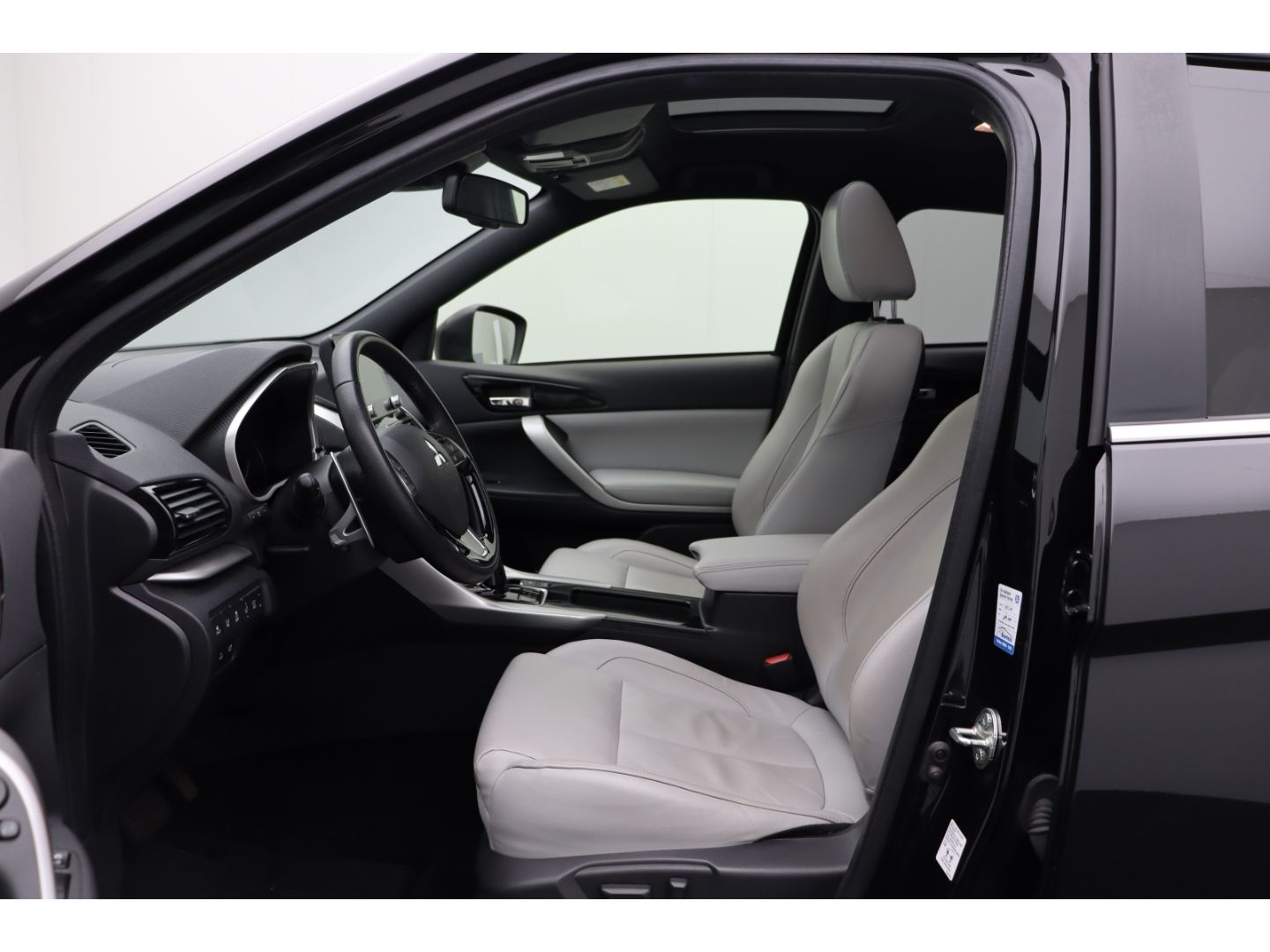 Fahrzeugabbildung Mitsubishi Eclipse Cross Top Hybrid 4WD ACC Pano Schiebedac