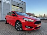 Ford Focus Lim. ST-Line Garantie 05/2027 +Navi+Sitzhz - Ford Focus mit Benzin-Antrieb: Limousine, 2.0