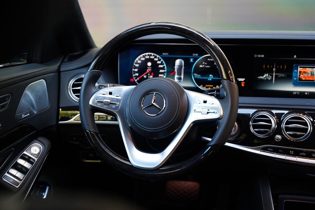 Mercedes-Benz S 600