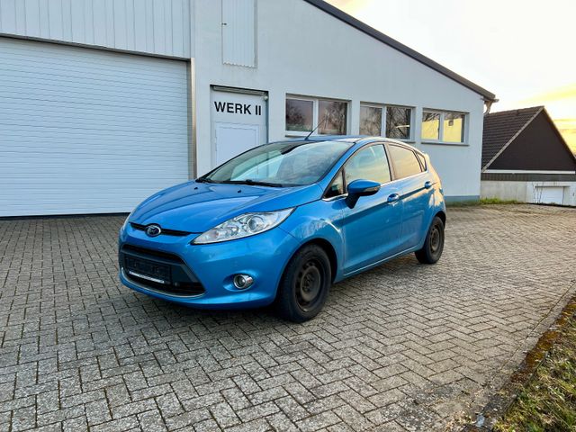 Ford Fiesta Titanium Klimaautomatik 8-fach bereift