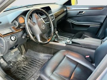 Mercedes E 220 - 5