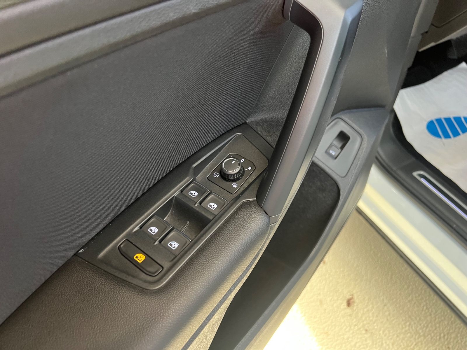 Fahrzeugabbildung Volkswagen Tiguan Highline DSG 4Motion R LINE VIRTUAL*PANO*