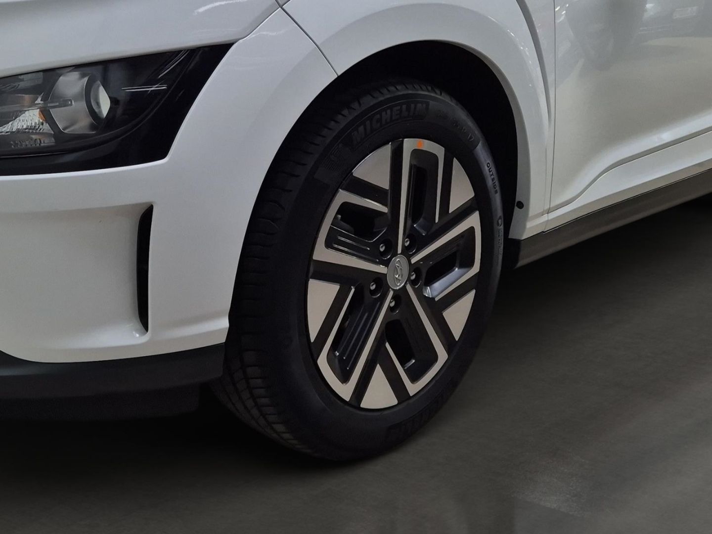 Fahrzeugabbildung Hyundai KONA Select Elektro 2WD ACC Apple CarPlay Androi