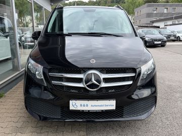 Mercedes V 220 - 8