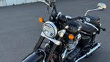Royal Enfield Super Meteor 650 mit ZARD Slip-Ons - ROYAL ENFIELD CHOPPER