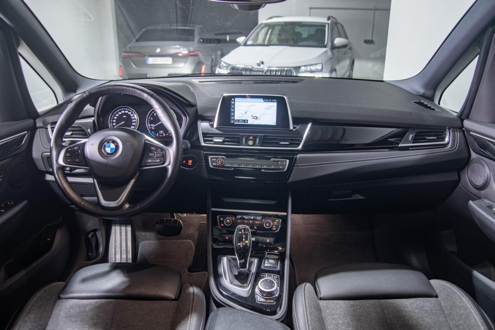 BMW 220 Gran Tourer 220i Gran Tourer Sport LED/ACC/7SZ/Kamera/Pano, миниатюра 16