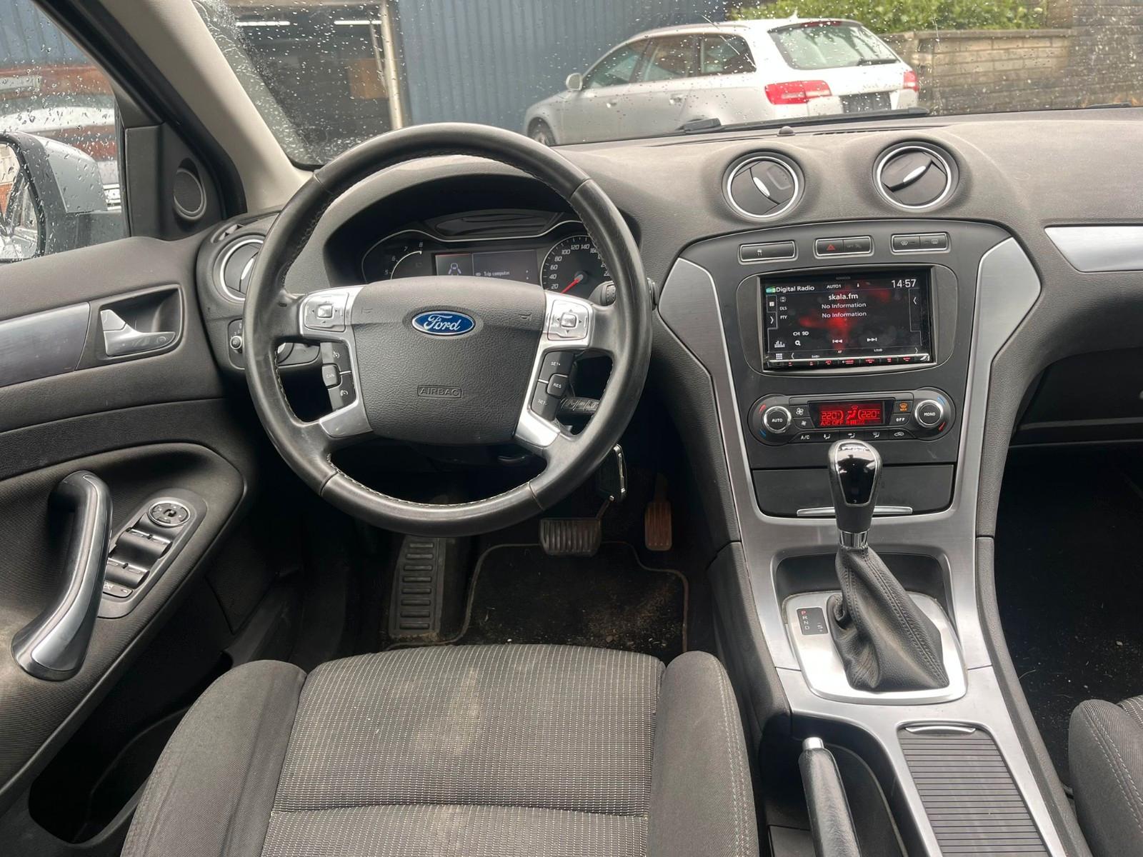 Ford Mondeo 2011 — photo 9