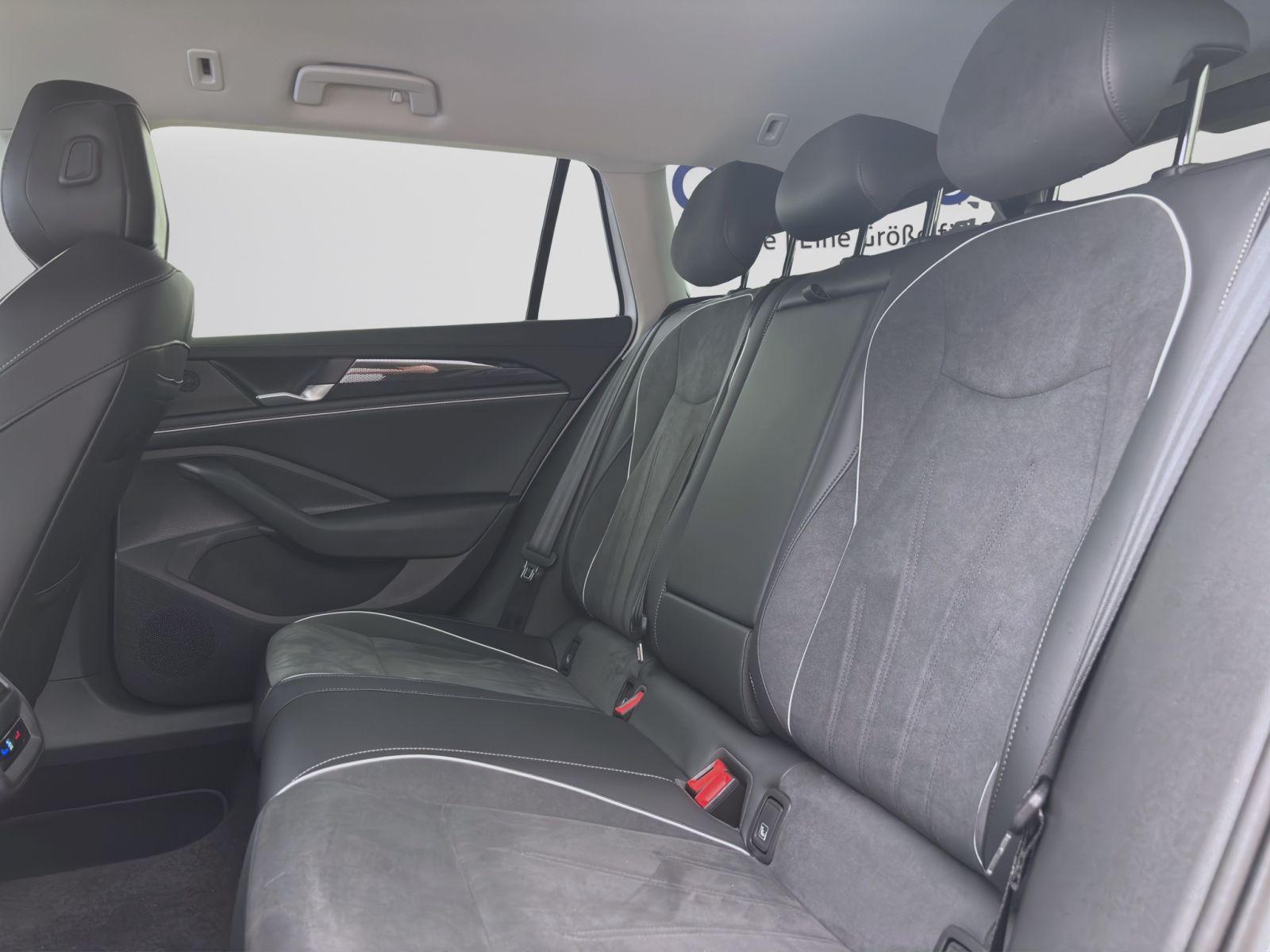 Volkswagen Passat Variant 1.5 eTSI DSG BUSINESS AHK KAMERA 
