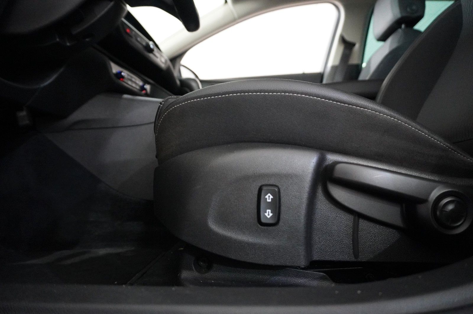 Fahrzeugabbildung Opel Insignia B ST 1.5T DYNAMIC NAVI/LED/KAMERA/AHK