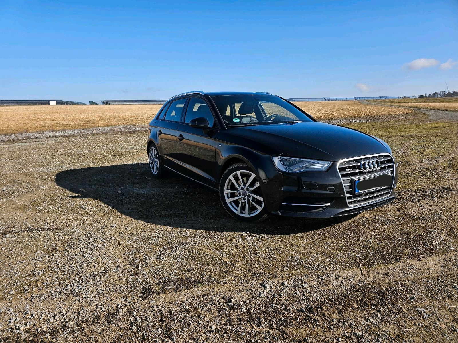 AUDI A3 2.0 TDI S tronic quattro S line Sportba...