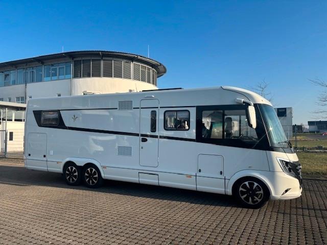 Niesmann + Bischoff Arto 88LF mit Frontschränke