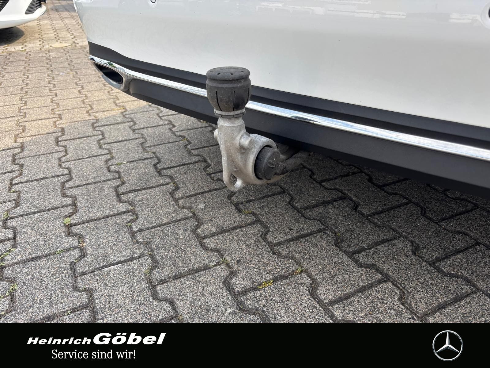 Fahrzeugabbildung Mercedes-Benz C 180 T AVANTGARDE*AHK*KAMERA*AMBIENTEBEL*