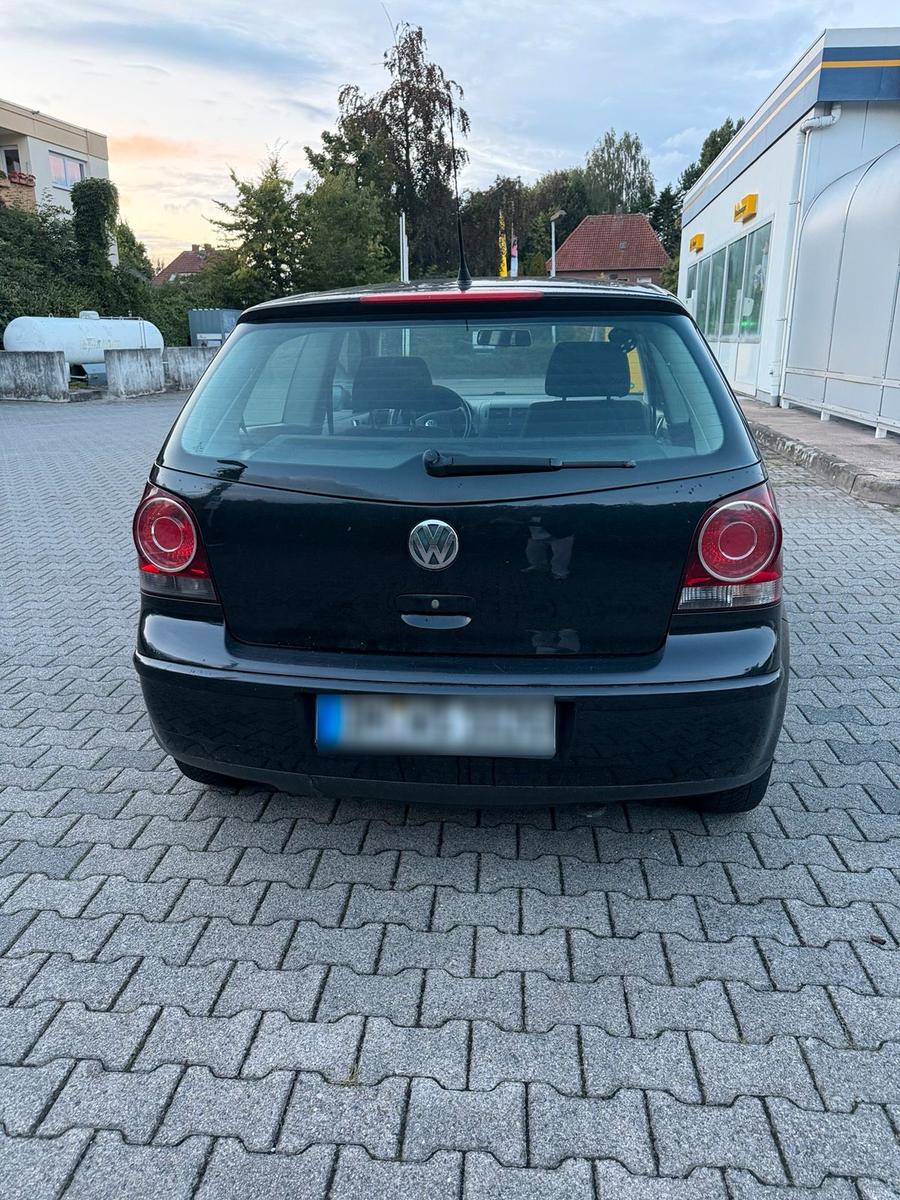 Volkswagen Polo 2006 — engine 80 HP (59kW)
