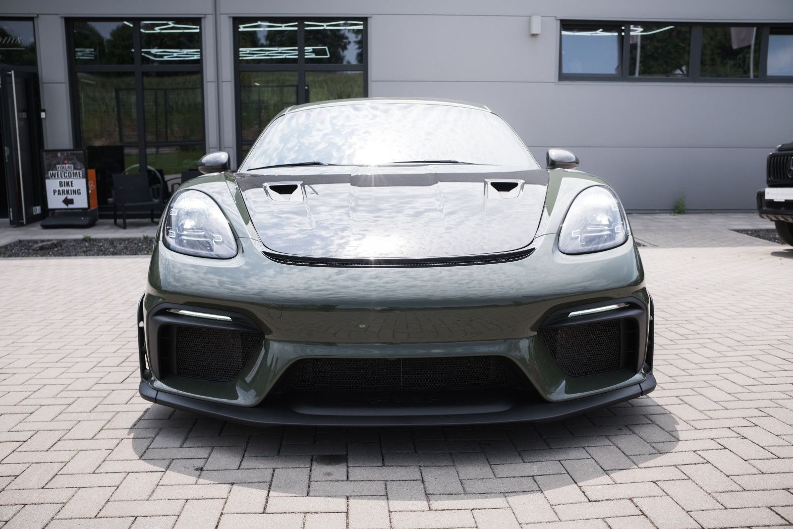 Fahrzeugabbildung Porsche 718 GT4 RS-Weissach-PTS-Lift-LED-Steuer-Folie