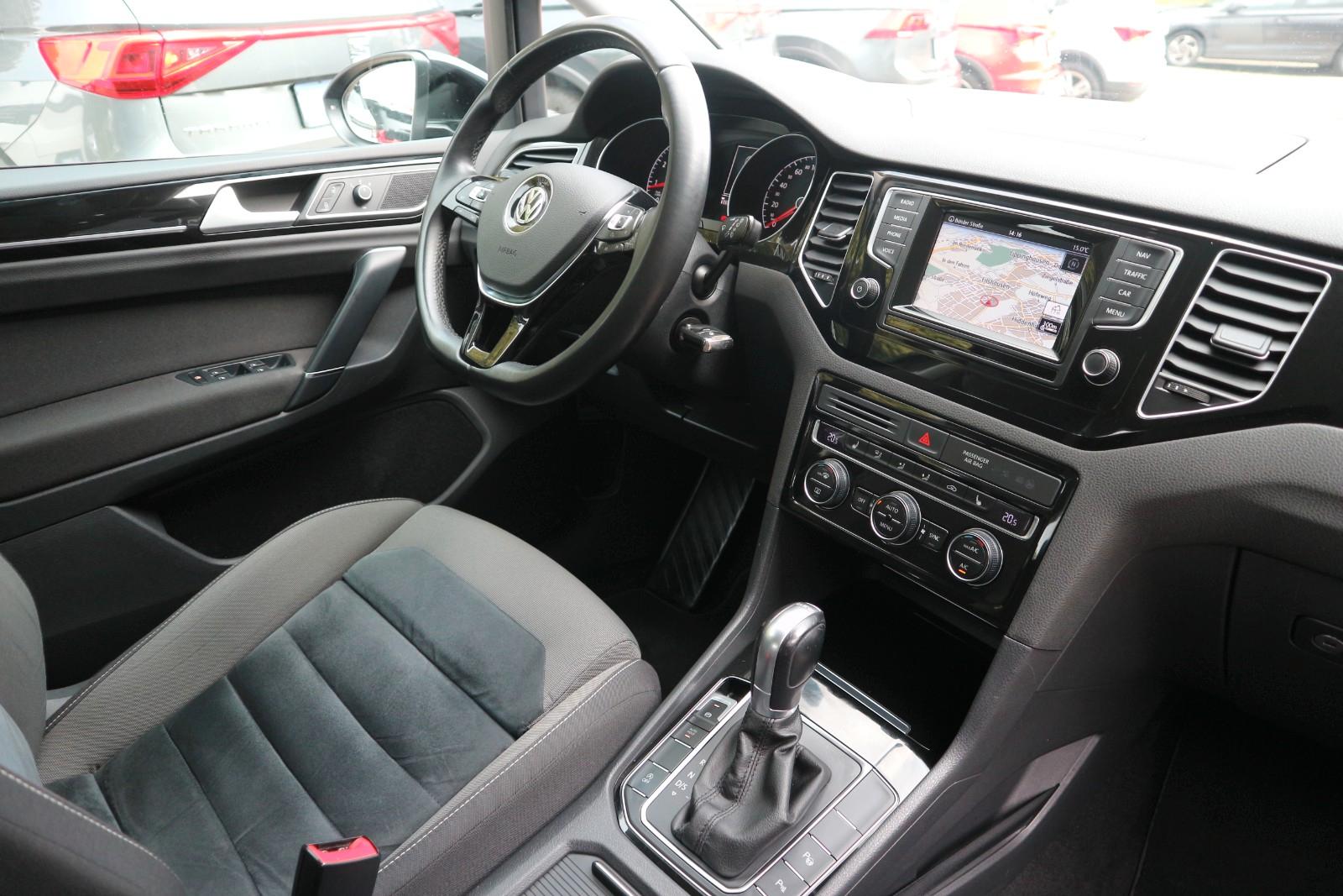 Volkswagen Golf Sportsvan VII Highline *2.HD|DSG|XENON|RFK*