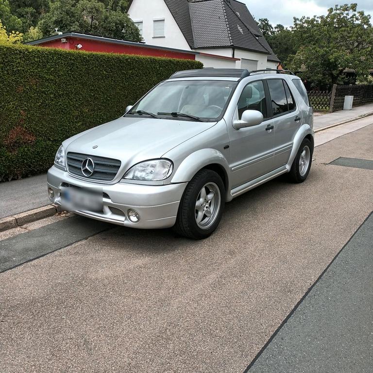 Mercedes-Benz ML 320