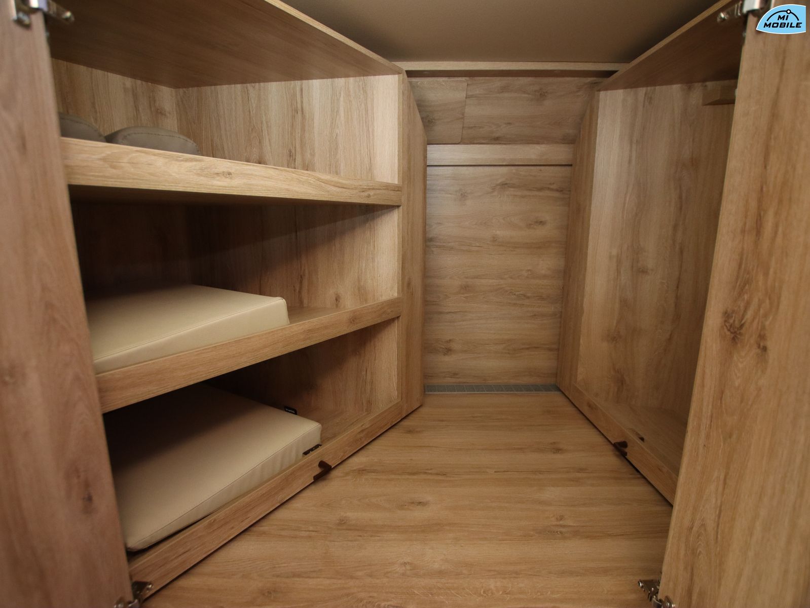 Fahrzeugabbildung Eura Mobil Integra Line 695 LF *SCHAUSONNTAG 11-16 Uhr*