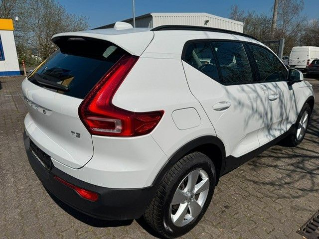 Fahrzeugabbildung Volvo XC 40 Momentum Core Assistenten AHK LED