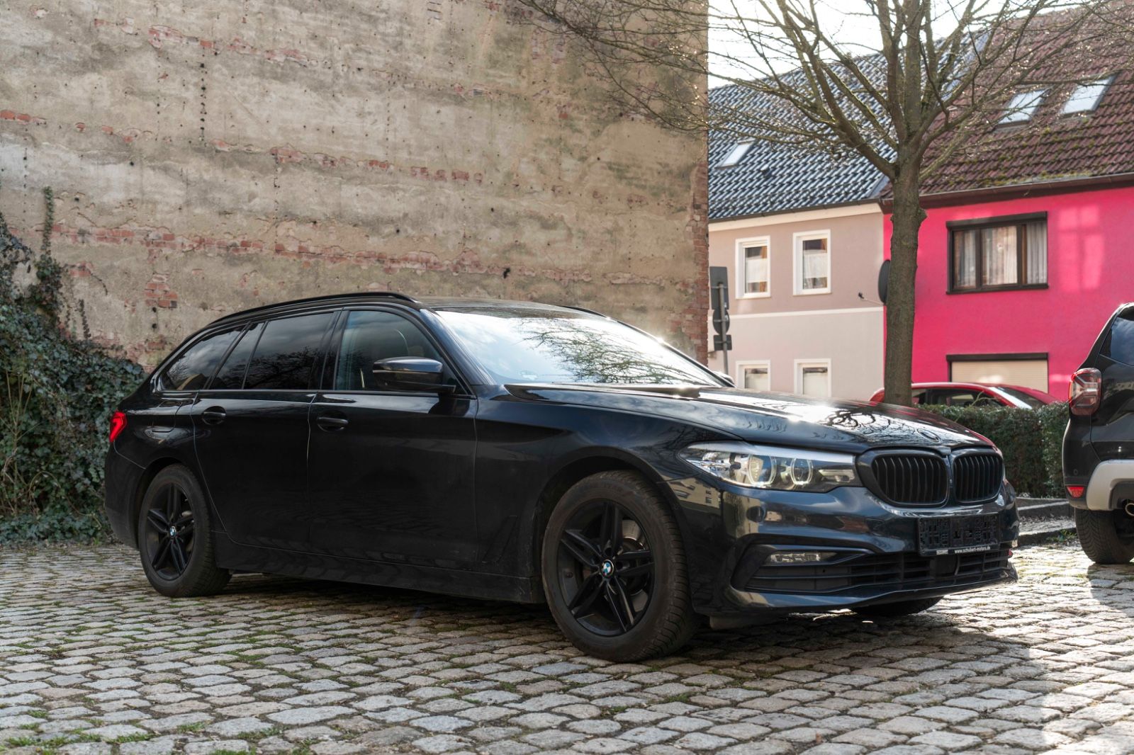 Fahrzeugabbildung BMW 520d xDrive SPORT SHADOW ACC LED H&K 360° TOTW