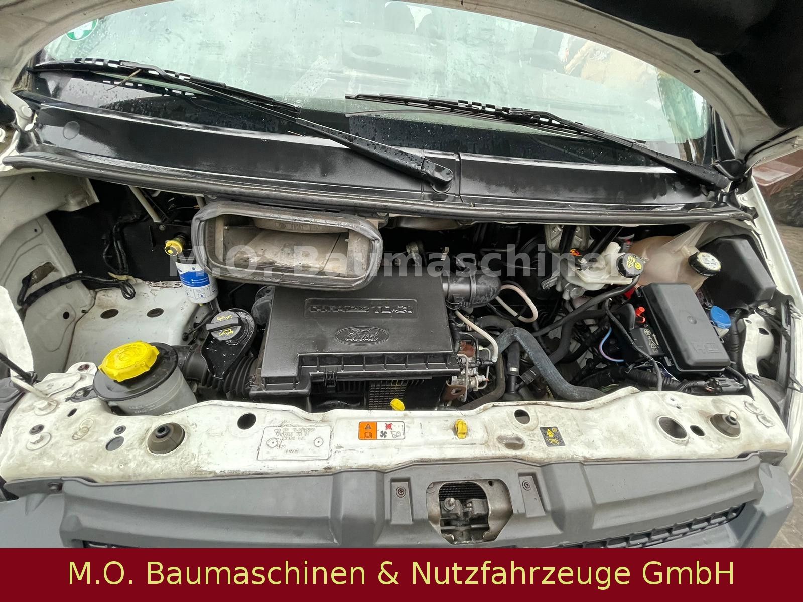 Fahrzeugabbildung Ford Transit 115T300 / 9 Sitzer