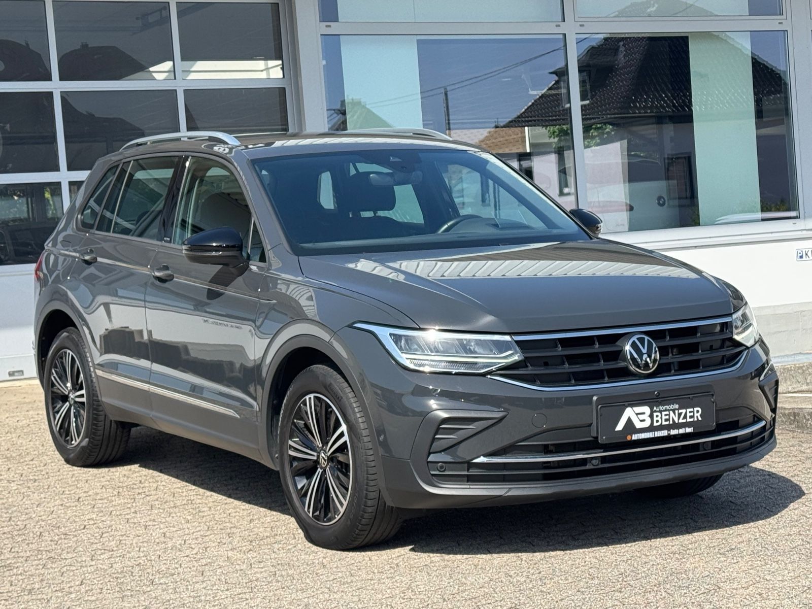 Fahrzeugabbildung Volkswagen Tiguan Active eHybrid/Navi/LED/AHK/HUD/360°Cam/