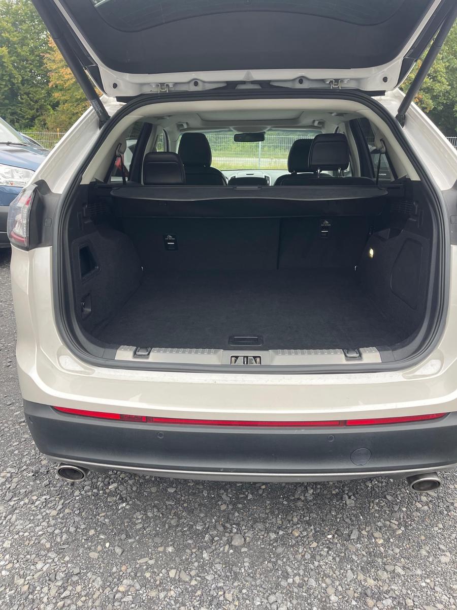 Ford Edge USA Bi-Turbo 4x4 Panoramadach Matrix LED 