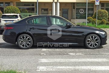 Alfa-Romeo Giulia - 4