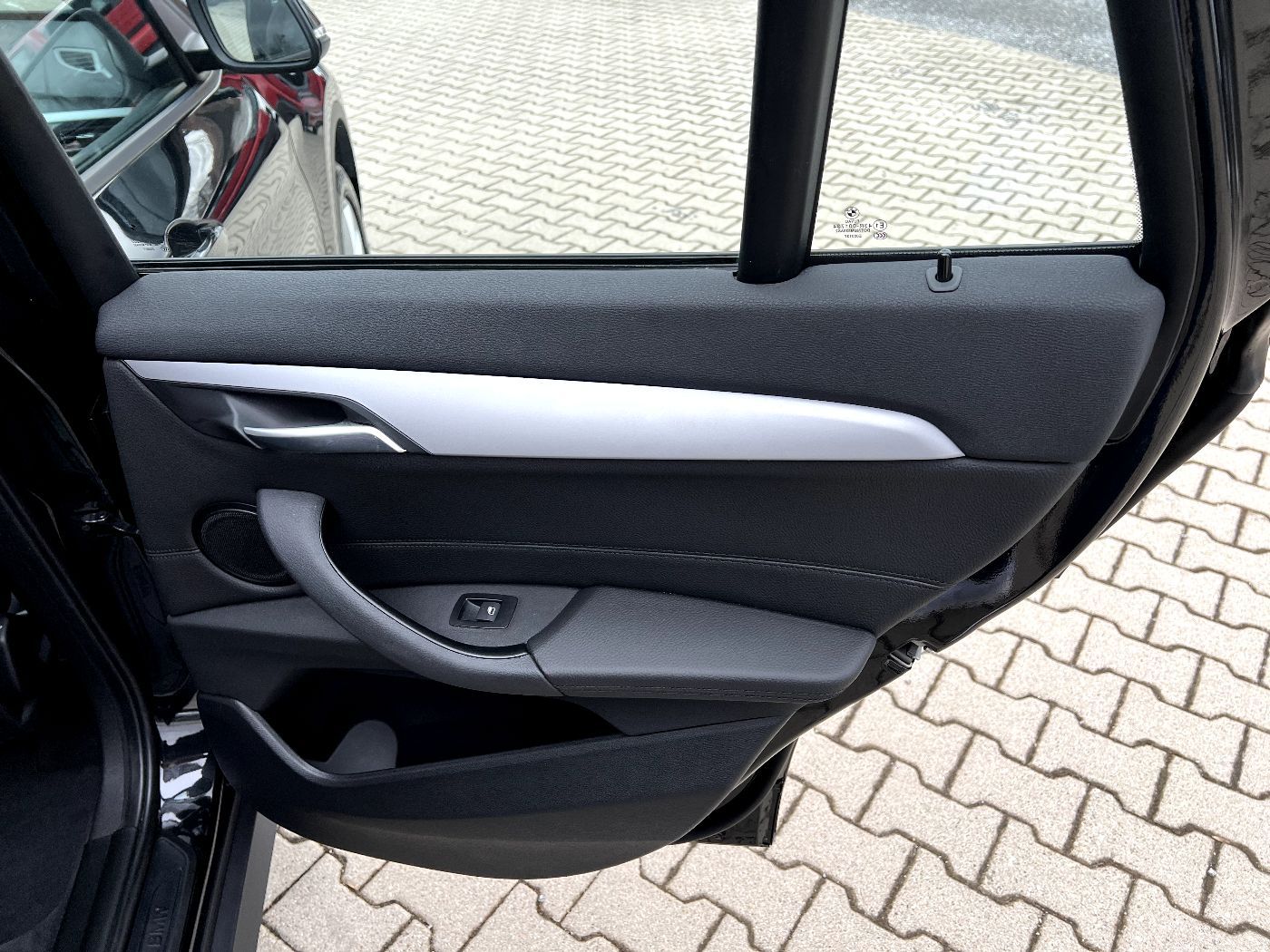 BMW X1 20i xDrive Advantage *Leder Sitzh. DAB PDC* foto 15