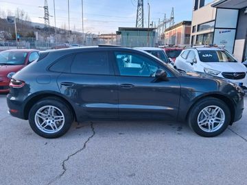 Porsche Macan - 3