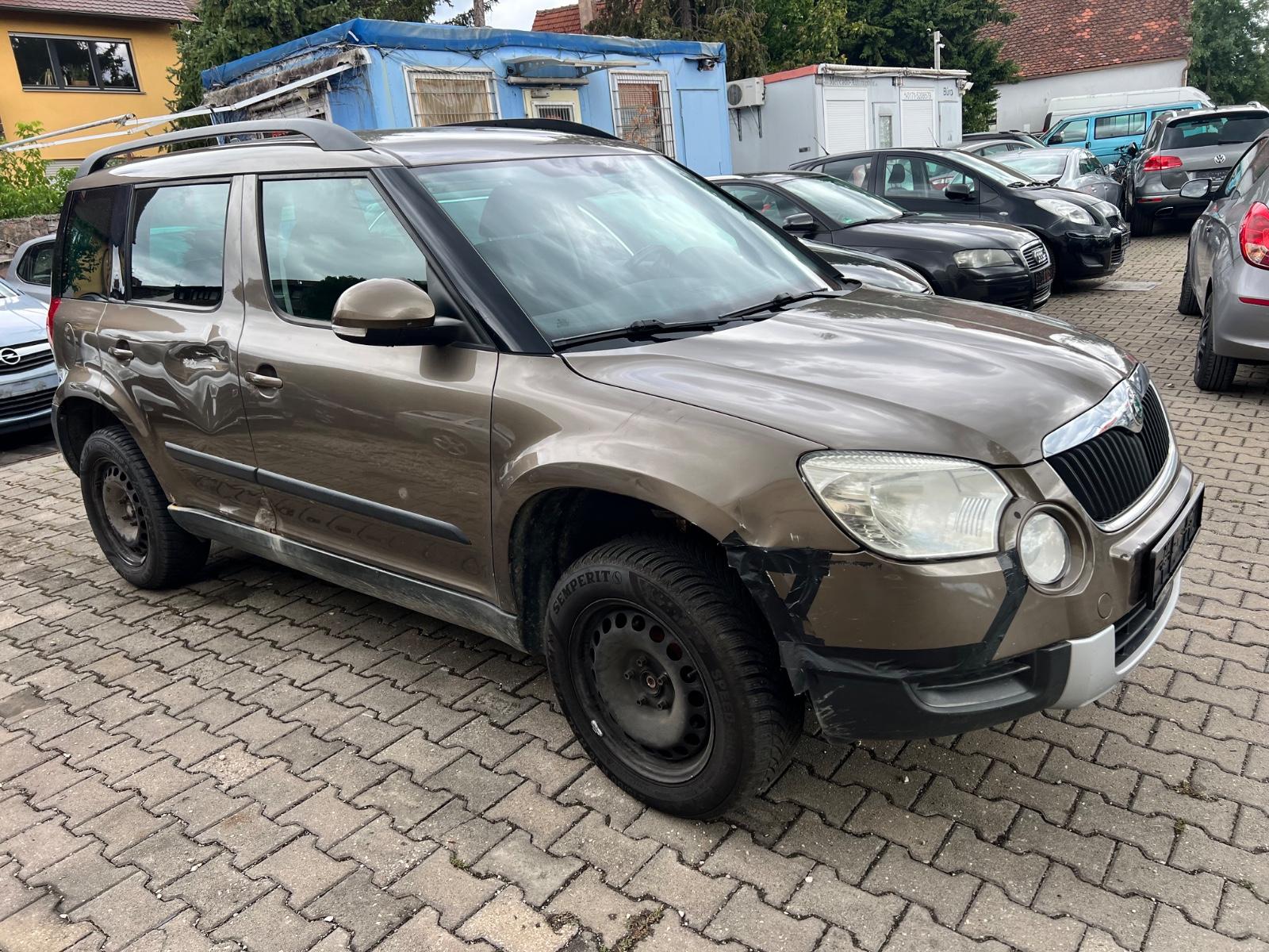 Skoda Yeti 2012 — rear view
