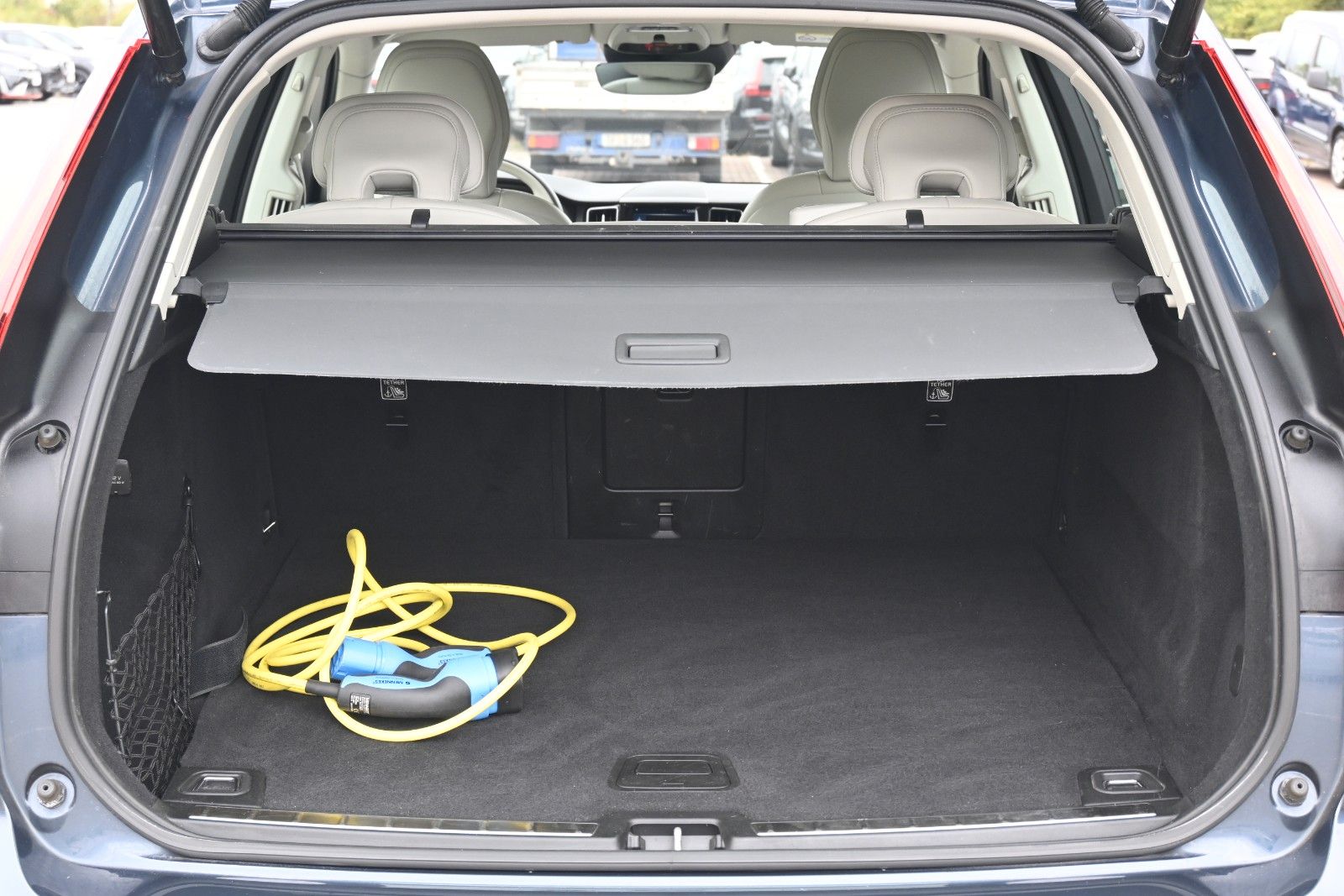 Fahrzeugabbildung Volvo XC60 T8 AWD Momentum Plug-In Hybrid*PANO*BLIS