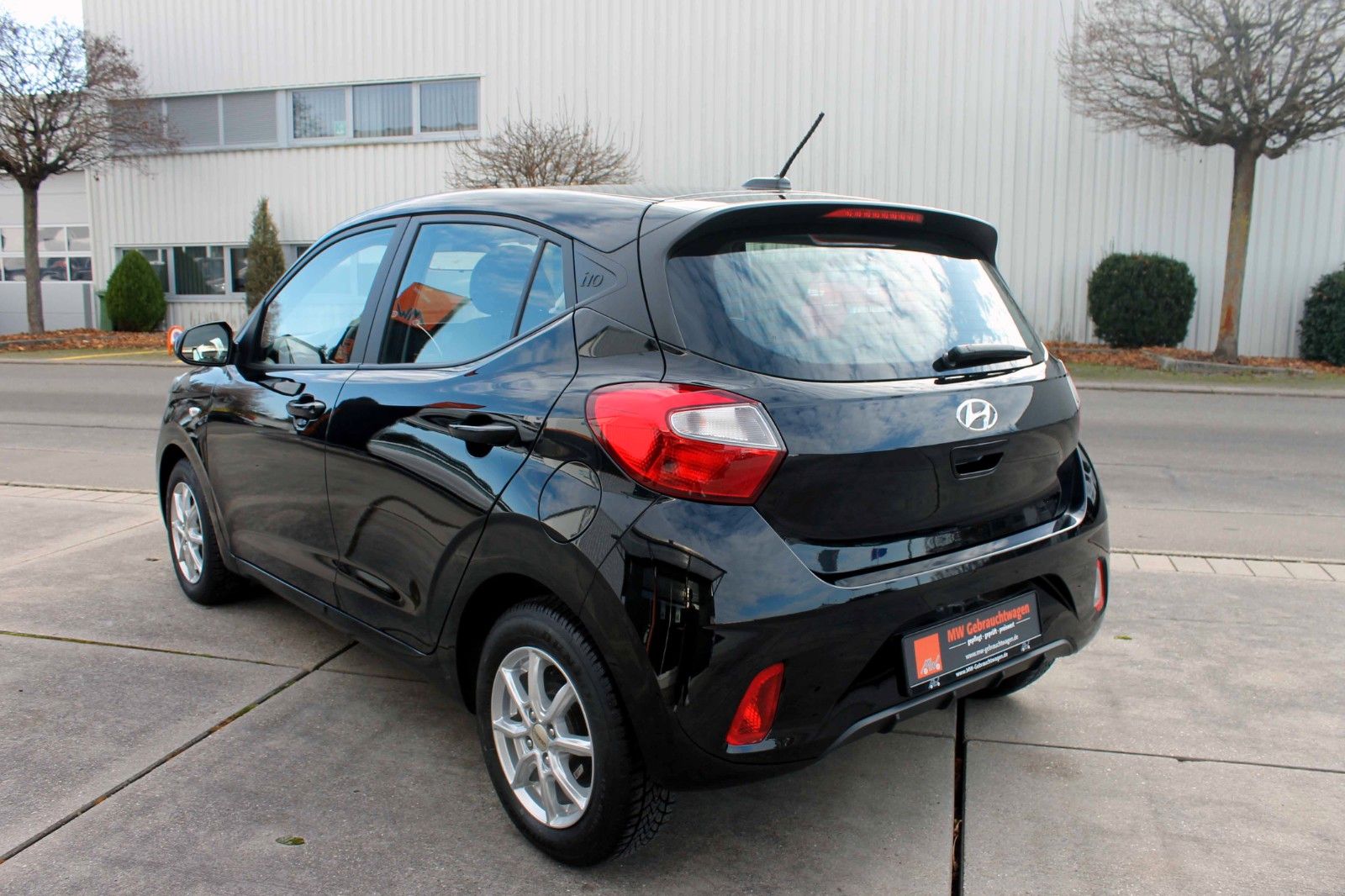 Fahrzeugabbildung Hyundai i10 Select TEMPO ABS eCall BT DAB FLA MFL