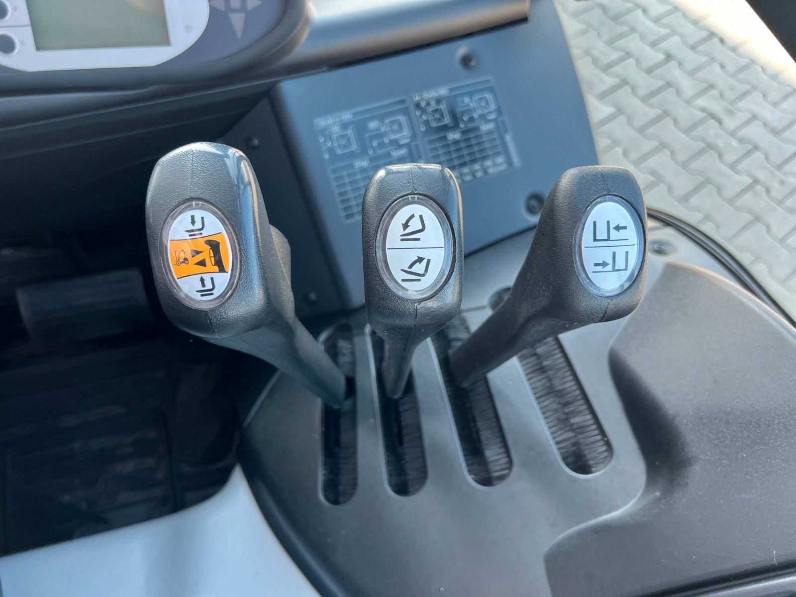 Fahrzeugabbildung Still RX60-30L/600 / nur 1.227h / Hubhöhe 3.6m / SS