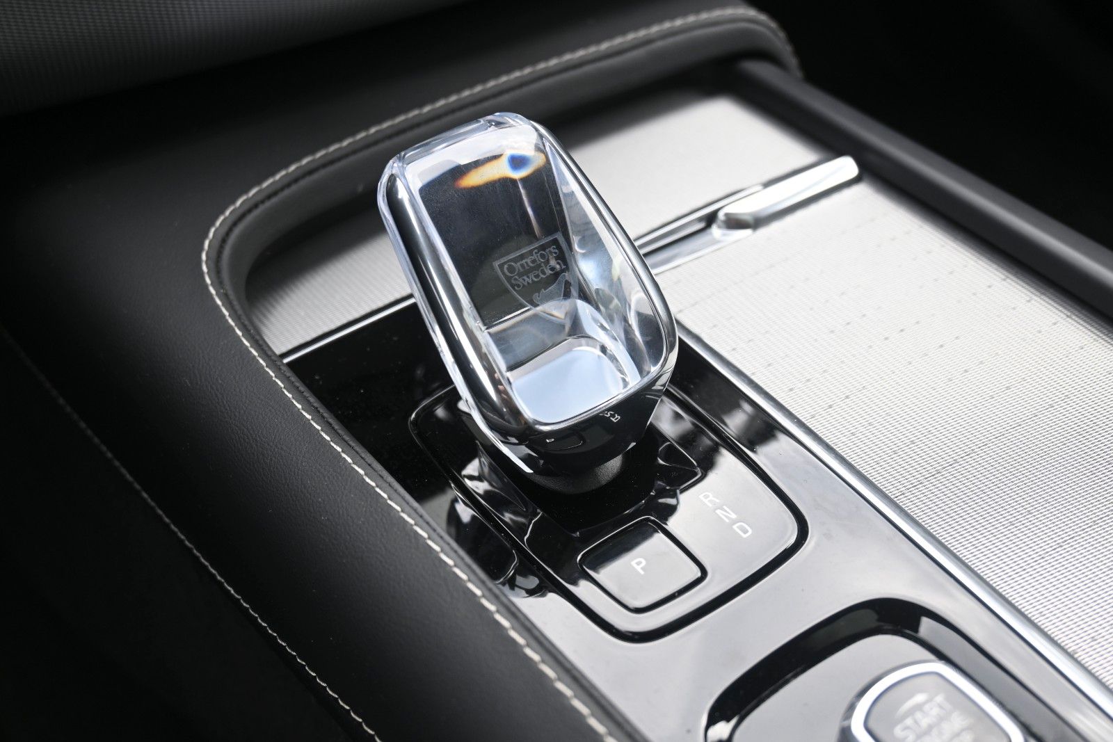 Fahrzeugabbildung Volvo XC90 T8 AWD Ultra Dark Recharge Plug-In Hybrid
