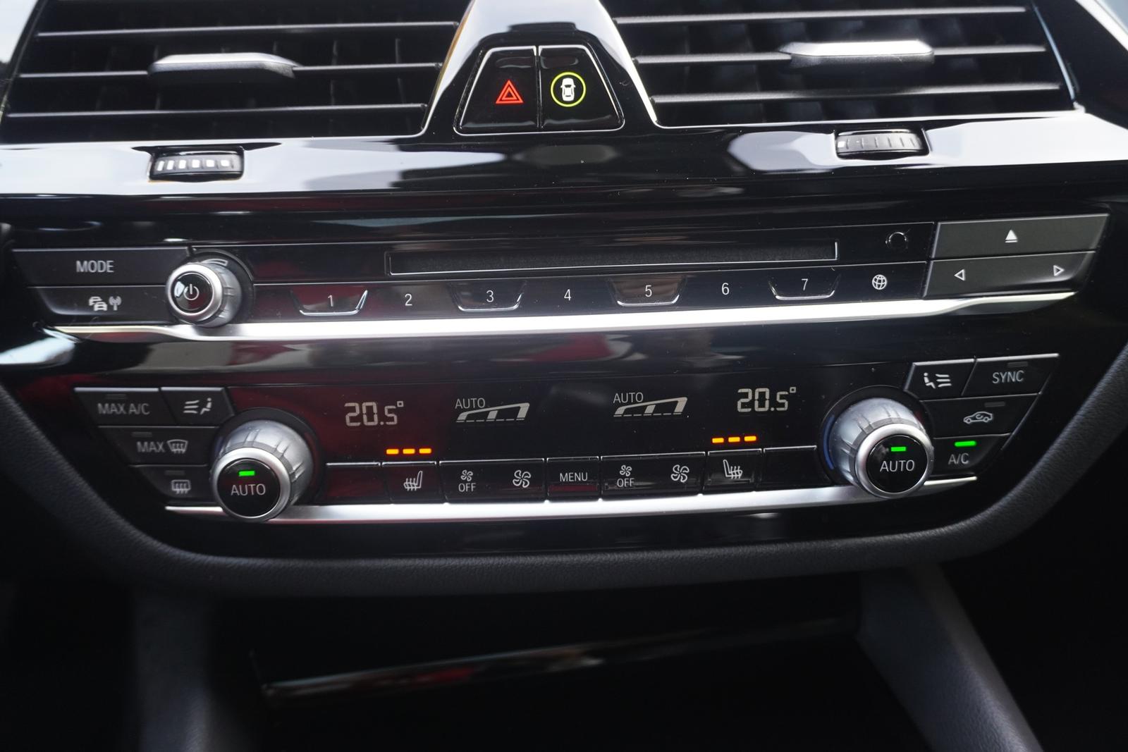 BMW 520i Sport Line Aut. Panorama ACC Kamera Head-Up
